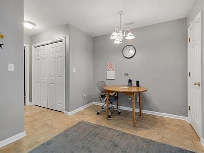 3rd image of 26D Guinevere Ln