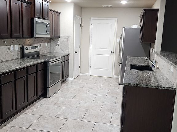 3rd image of 821 Karey Dr