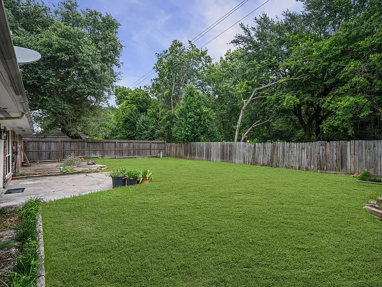 10935 Silkwood Dr — Photo 18