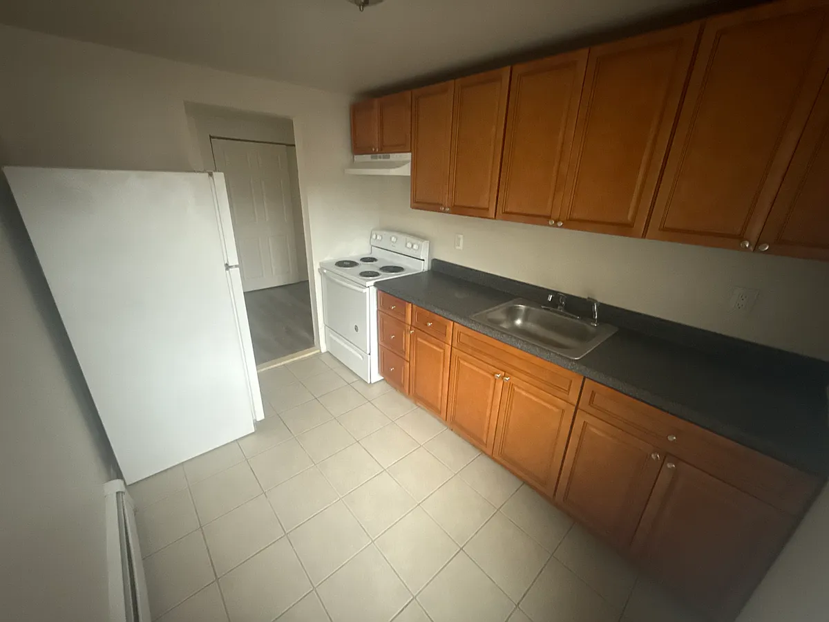 Building Photo - 81 Shaker Heights Rd #125