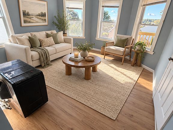 4th image of 16 Doane St #2