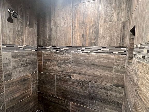 5th image of 4458 Levante Dr