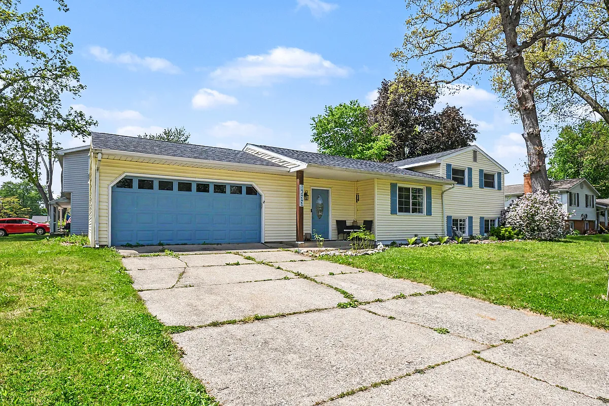 Building Photo - 1533 Medford Ln