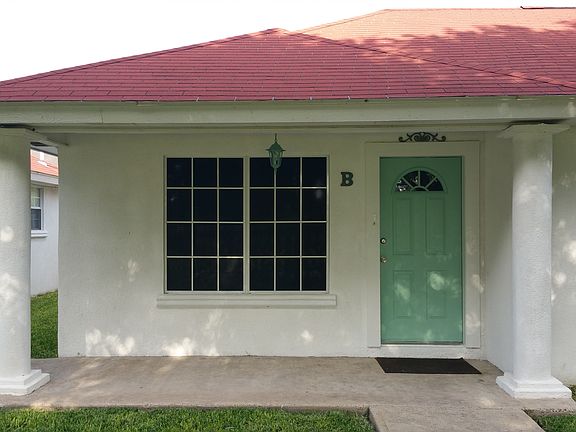 4th image of 4022 W Chapin St