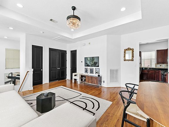 3rd image of 837 W 25th St Unit D