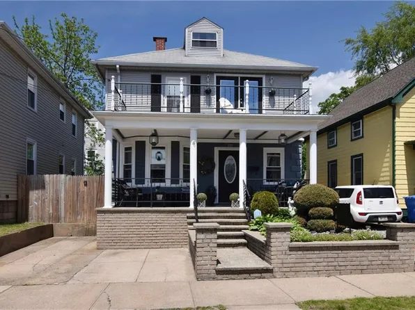 135 Bay View Ave, Cranston, RI 02905