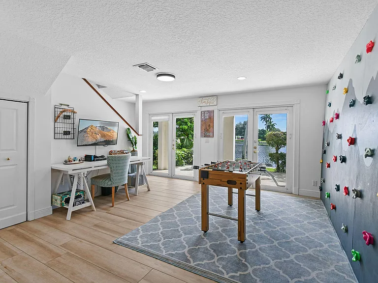 8110 W Lake Dr — Photo 30