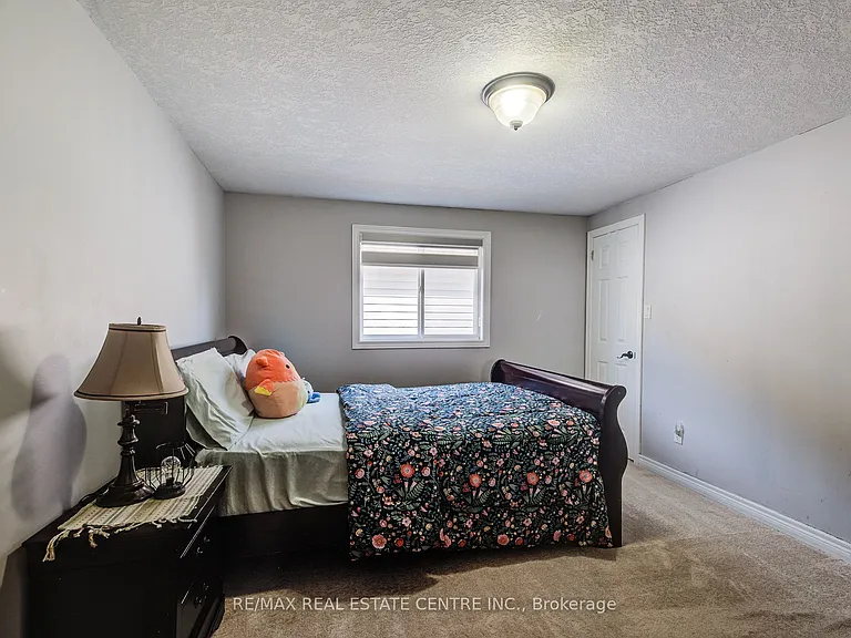 16 Paulstown Cres — Photo 32