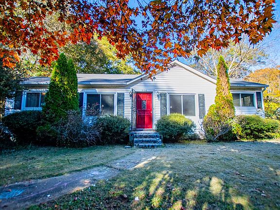 3rd image of 304 Taliaferro Dr
