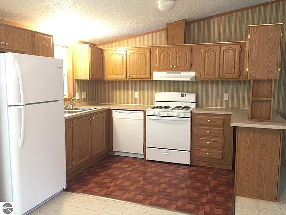 3rd image of 7420 Hill St