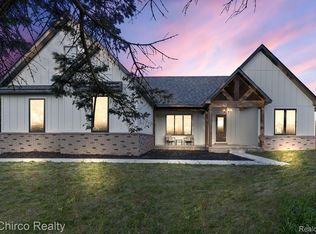 1407 Larkspur Ln, Oxford Township, MI 48371