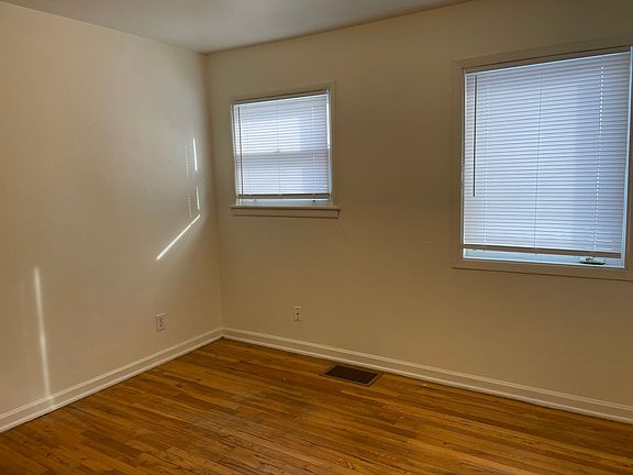 4th image of 308 N Washington St APT A