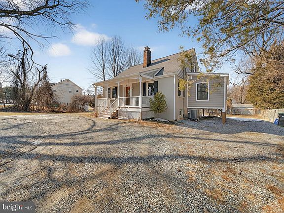 4th image of 1815 Bonifant Rd