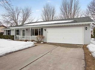 1200 Sandstone Pl, Green Bay, WI 54313