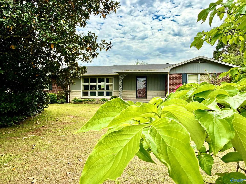 1st image of 3609 Williams Ln SE