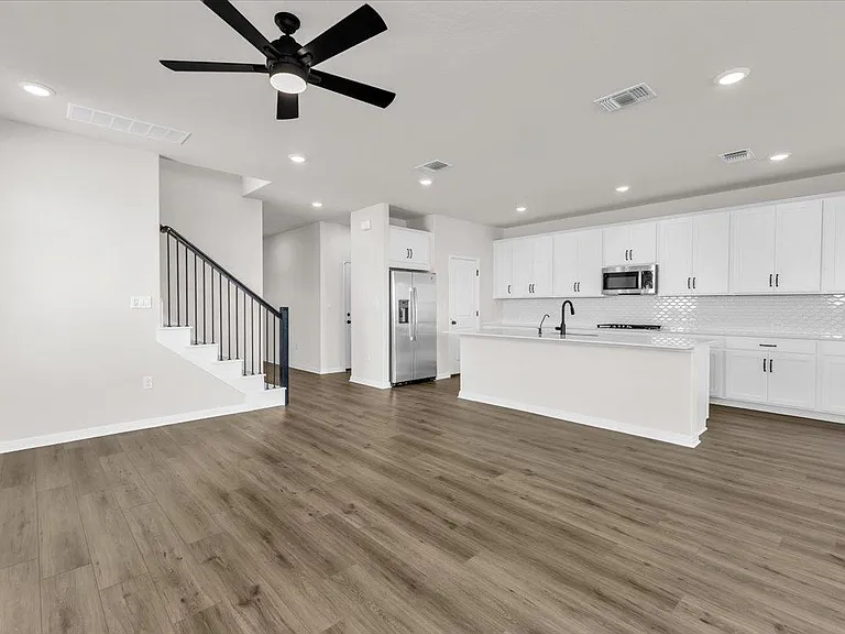302 Willow Heights Dr — Photo 11