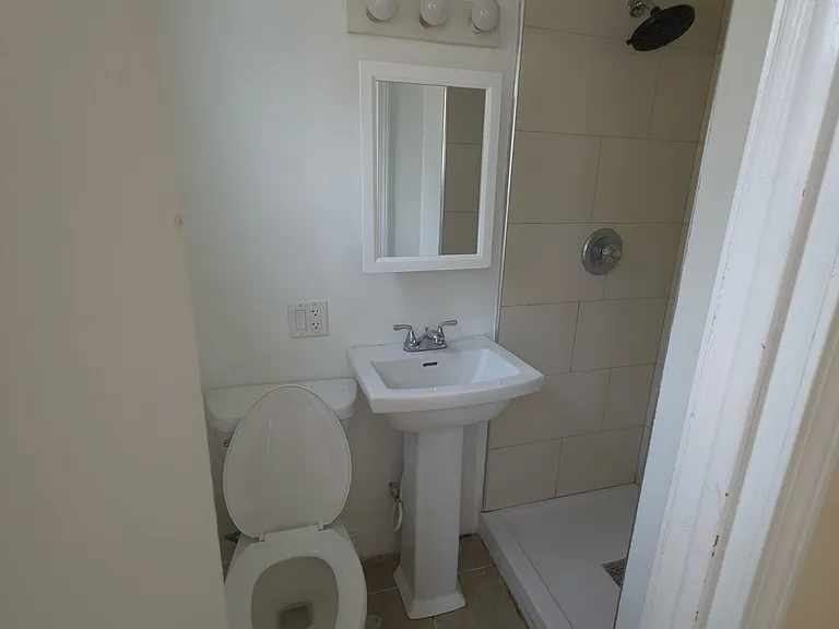 111 N Lake Ave #2 — Photo 9
