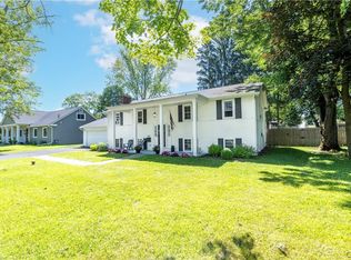 30 Cherry Tree Cir, Liverpool, NY 13090