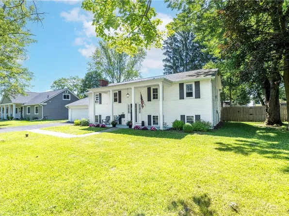 30 Cherry Tree Cir, Liverpool, NY 13090