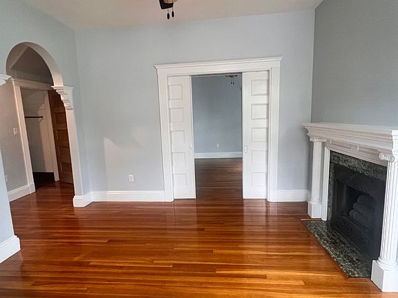 4th image of 27 Washington Ave #1