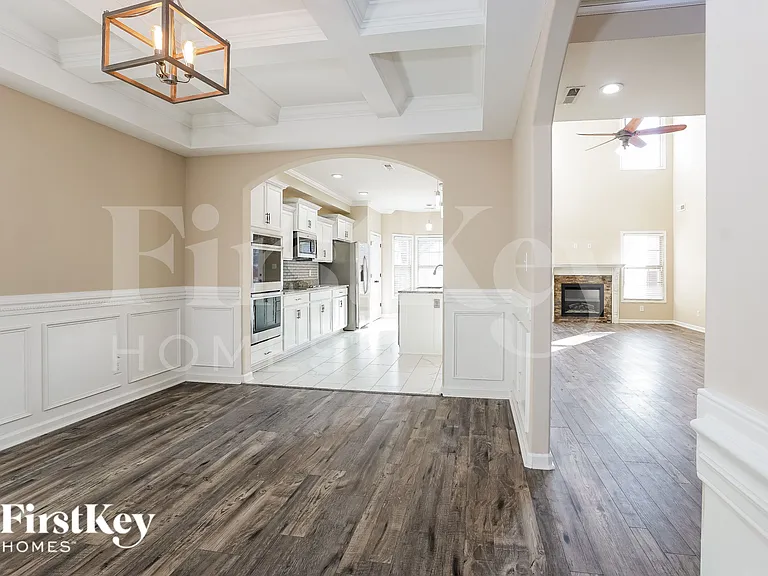 1532 Osage Ct — Photo 3