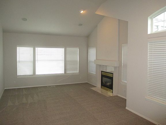 3rd image of 504 Creekside Dr SE