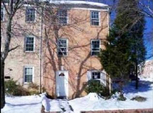 2786 Patrick Henry Dr, Woodbridge, VA 22191