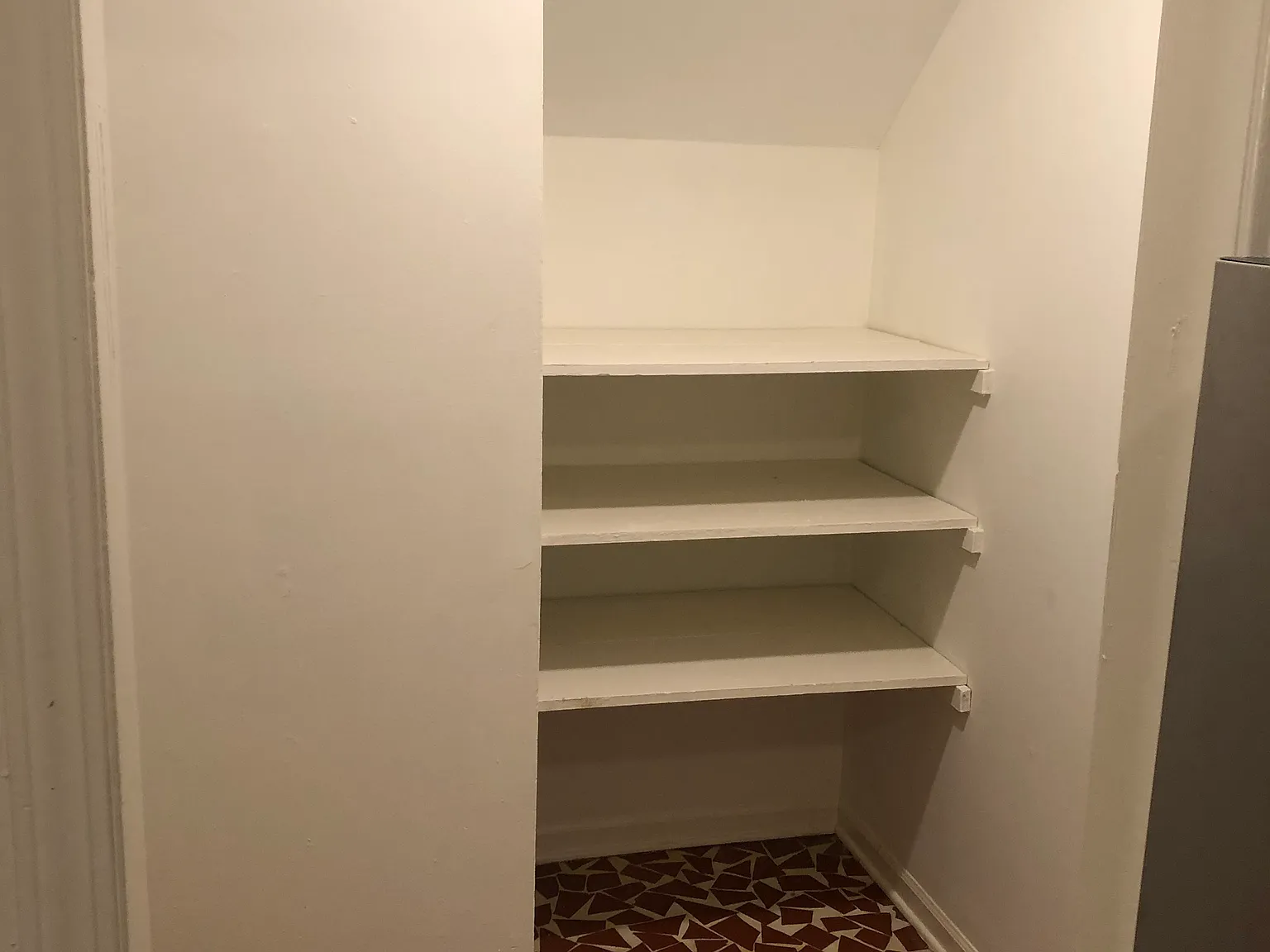 2 bed, 1.0 bath, $900 — Photo 2