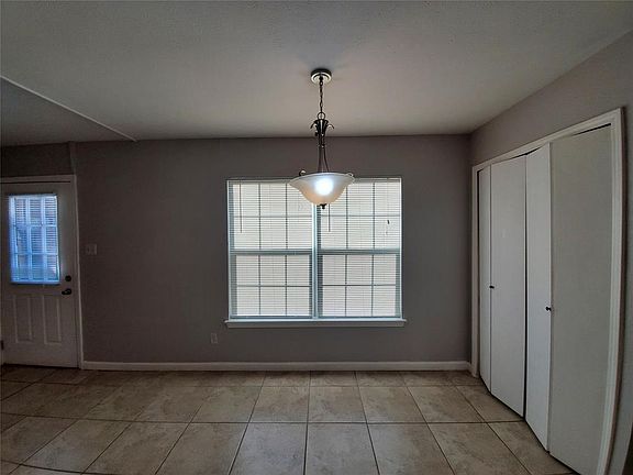 3rd image of 4617 Monterrey Dr