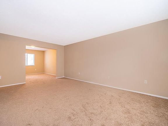 5th image of 326 Blue Violet Way #326