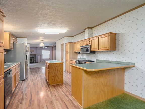 4th image of 451 Avenue C