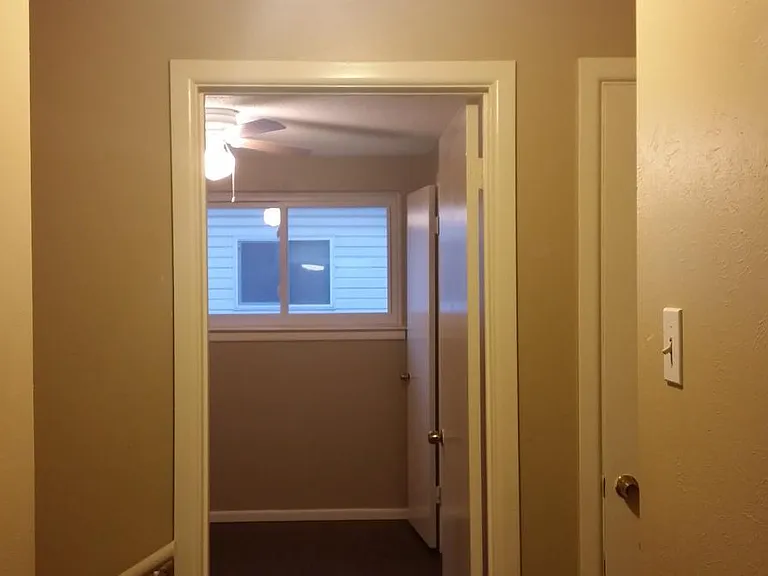 505 Hughes Dr — Photo 10
