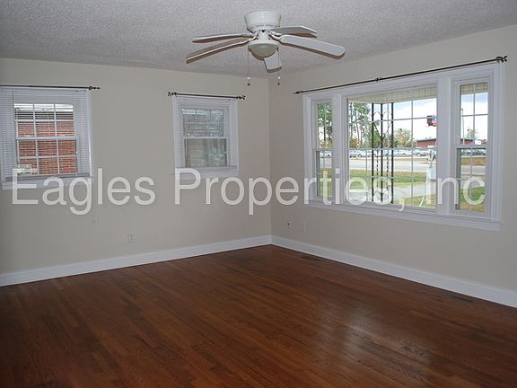3rd image of 3936 E Ash St