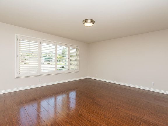 3rd image of 79 N Wendy Dr