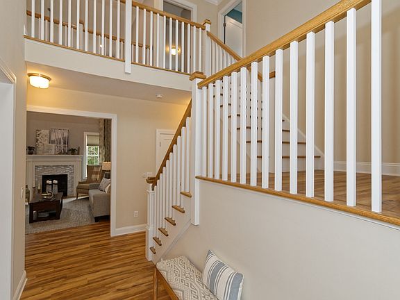 5th image of 24 Heritage Pointe Dr