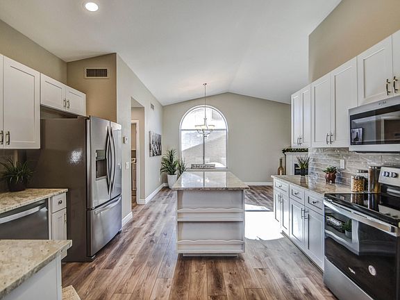 5th image of 25846 S Cloverland Dr