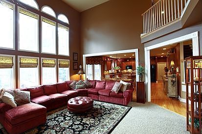 3rd image of 2243 Glouceston Ln