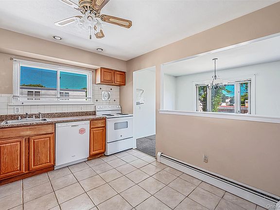 3rd image of 233 E Alhambra Avenue