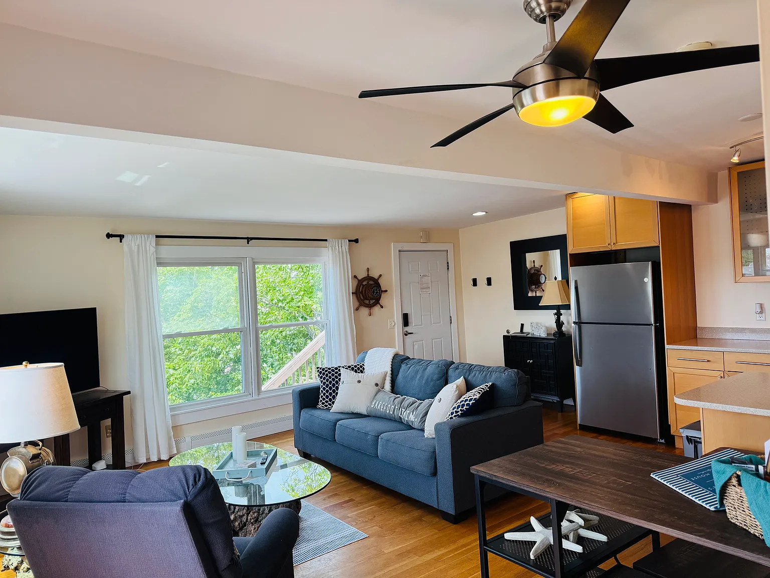 635 Thames St — Photo 1