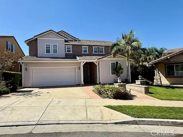 5 bed, 3.5 bath, 3484 sqft, $4,500 — Photo 2