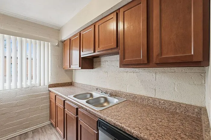 2520 E Cameron Vis — Photo 6