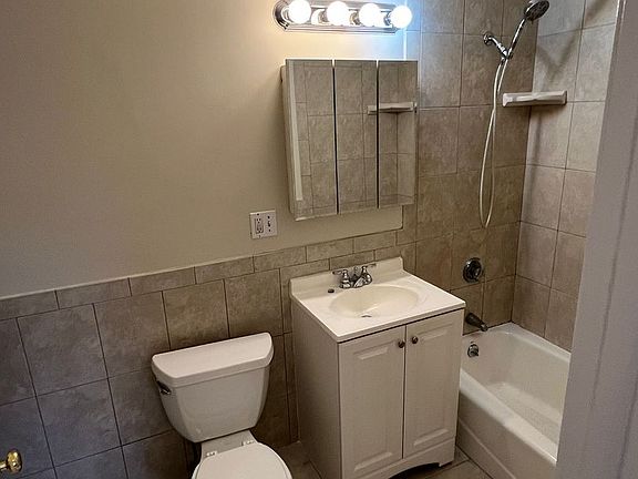 4th image of 143 Groveland St APT 7