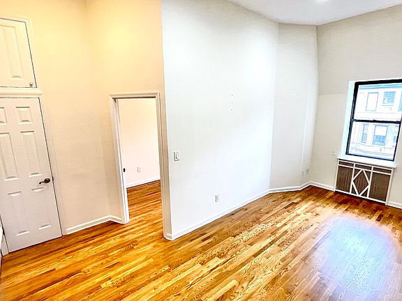4th image of 34 W 75th St #4A