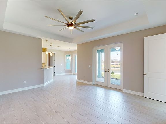 4th image of 241 NE 17th Place Cpe