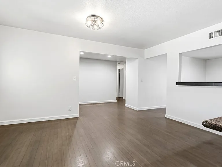524 E Ghent St — Photo 15