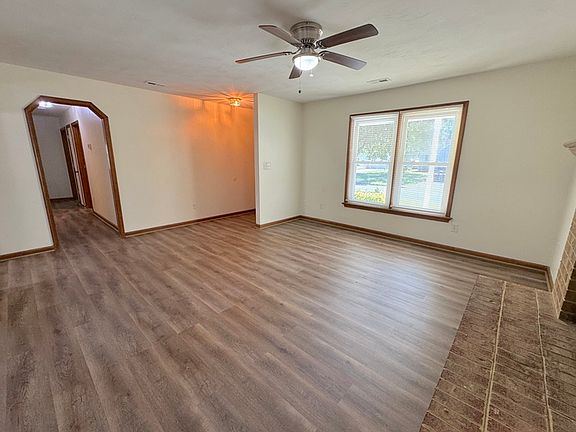 5th image of 616 Marston Dr