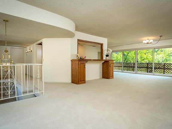 5th image of 2516 Saint Andrews Dr