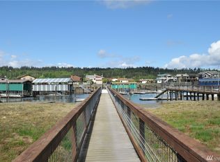 8120 Autumn Ln, Clinton, WA 98236