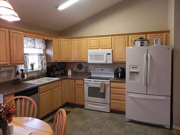 3rd image of 117 Landsdowne Dr