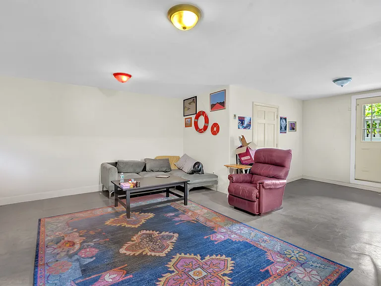 111 Wolcott St #1 — Photo 4
